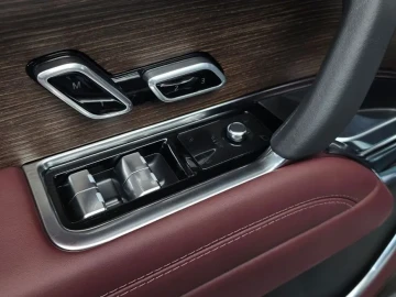 2025 Land Rover Range Rover с пробегом 2 112 км