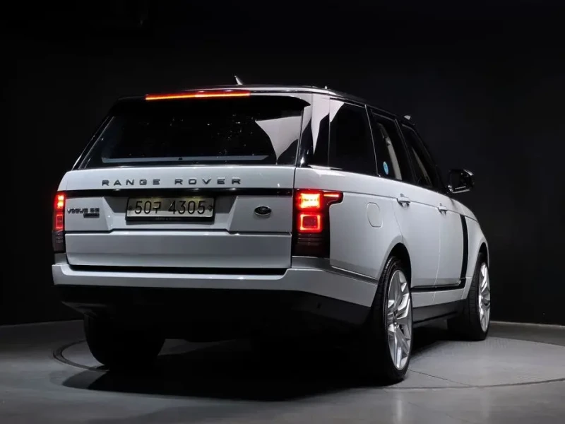 2017 Land Rover Range Rover с пробегом 132 521 км