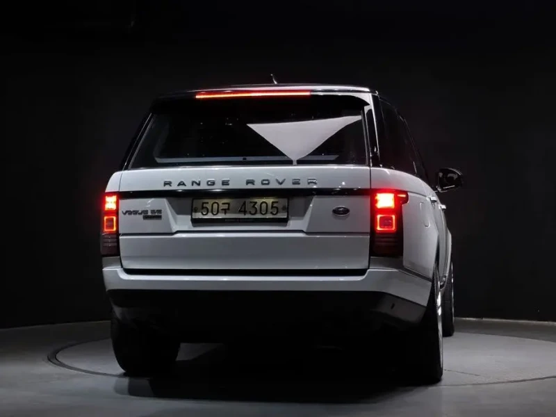 2017 Land Rover Range Rover с пробегом 132 521 км