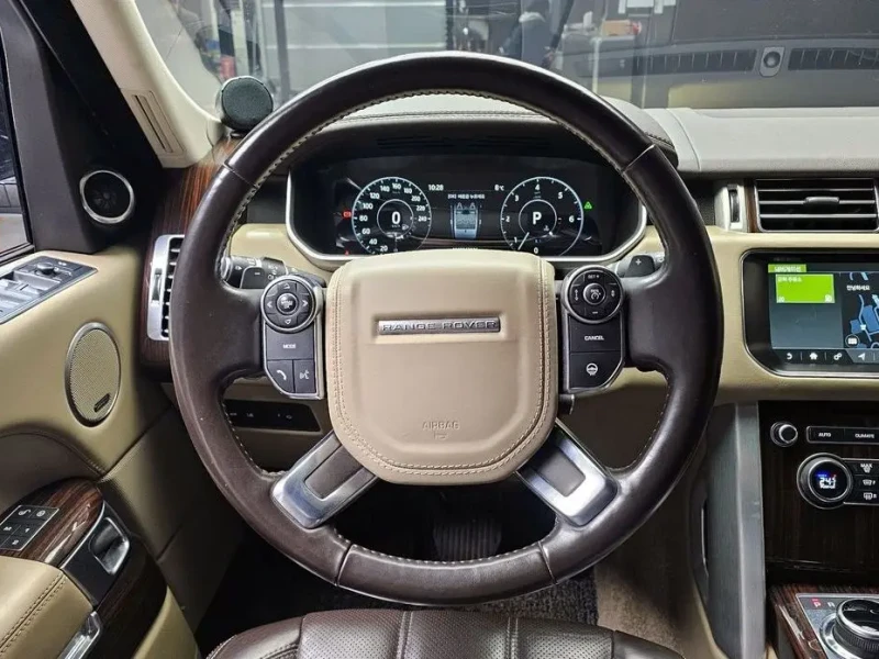 2017 Land Rover Range Rover с пробегом 132 521 км