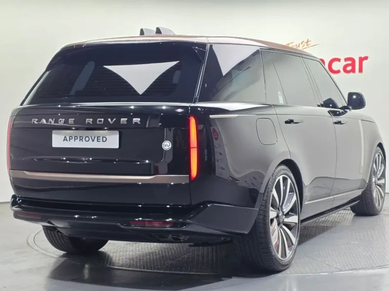 2025 Land Rover Range Rover с пробегом 7 878 км