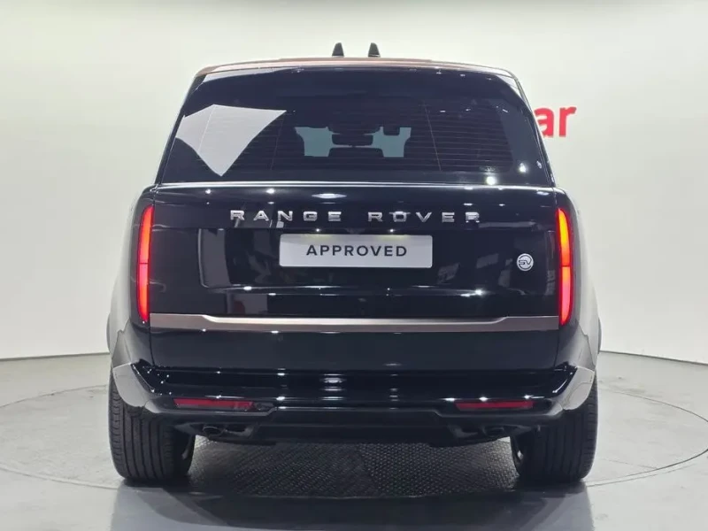 2025 Land Rover Range Rover с пробегом 7 878 км