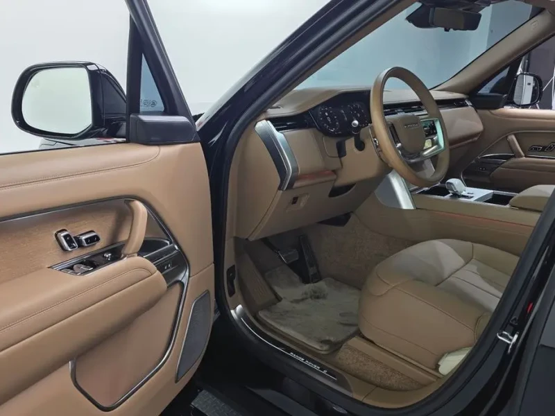 2025 Land Rover Range Rover с пробегом 7 878 км