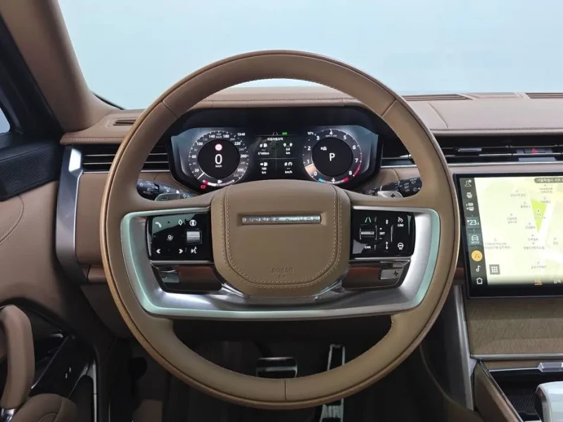 2025 Land Rover Range Rover с пробегом 7 878 км