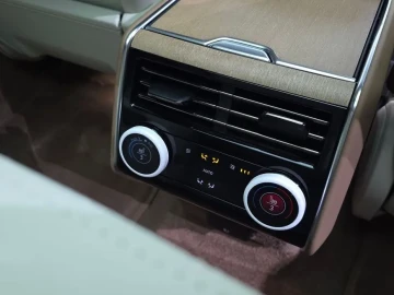 2025 Land Rover Range Rover с пробегом 7 878 км