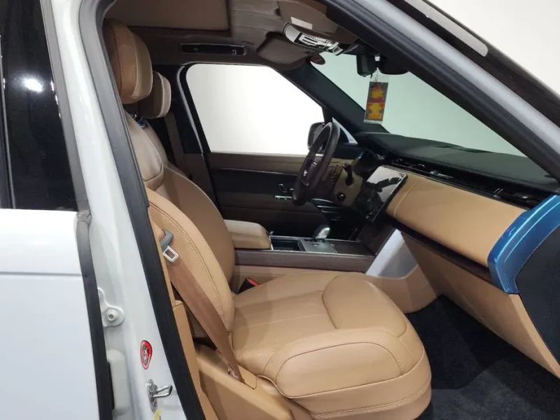 2025 Land Rover Range Rover с пробегом 4 170 км