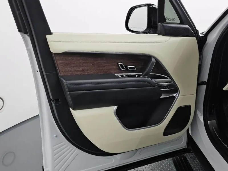 2023 Land Rover Range Rover с пробегом 33 373 км