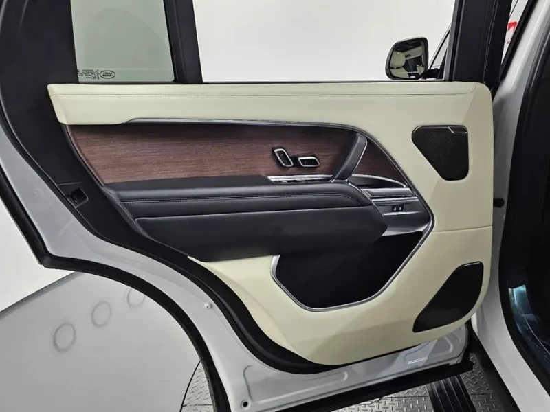 2023 Land Rover Range Rover с пробегом 33 373 км