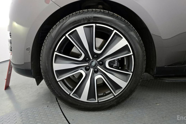 2024 Land Rover Range Rover с пробегом 28 607 км