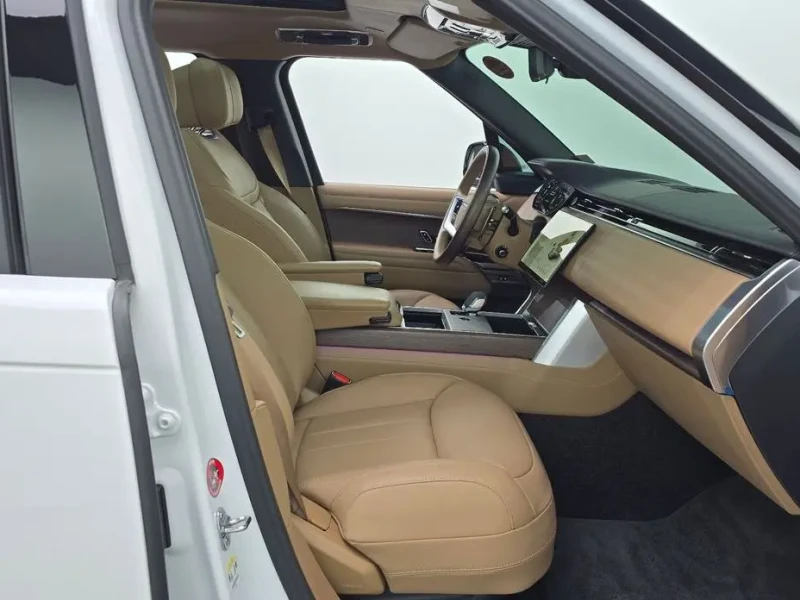 2024 Land Rover Range Rover с пробегом 12 677 км