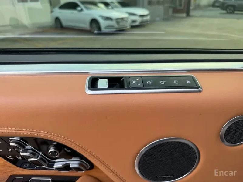 2020 Land Rover Range Rover с пробегом 72 000 км