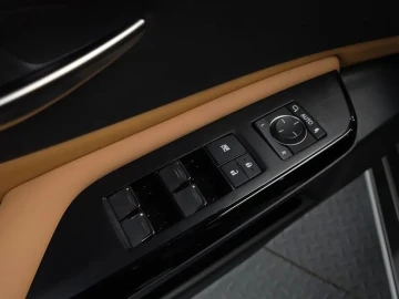 2025 Lexus ES с пробегом 24 592 км