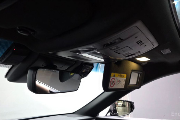 2025 Lexus ES с пробегом 12 446 км