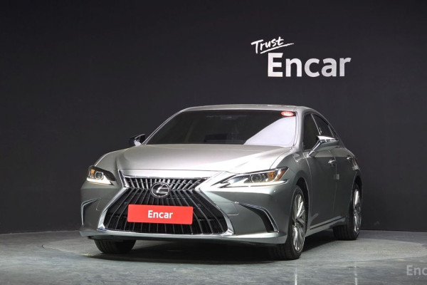 2024 Lexus ES с пробегом 23 828 км