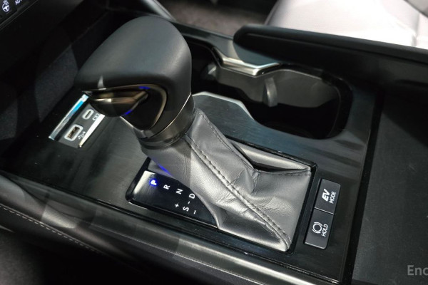 2024 Lexus ES с пробегом 23 828 км