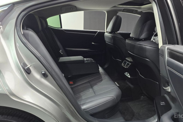 2024 Lexus ES с пробегом 23 828 км