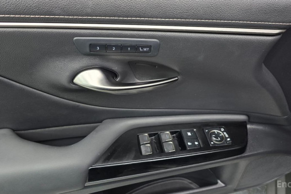 2024 Lexus ES с пробегом 23 828 км