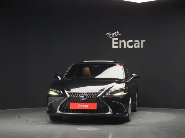 2022 Lexus ES с пробегом 96 622 км
