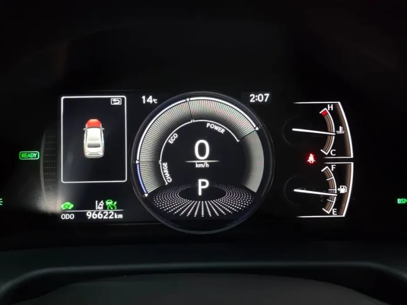 2022 Lexus ES с пробегом 96 622 км