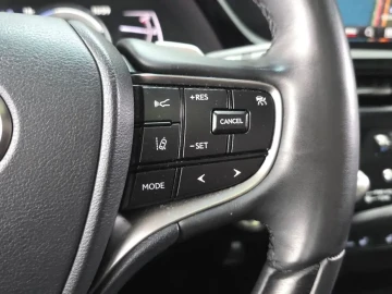 2024 Lexus ES с пробегом 31 919 км