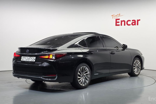 2021 Lexus ES с пробегом 41 838 км