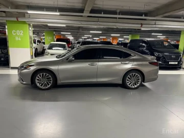 2023 Lexus ES с пробегом 43 462 км