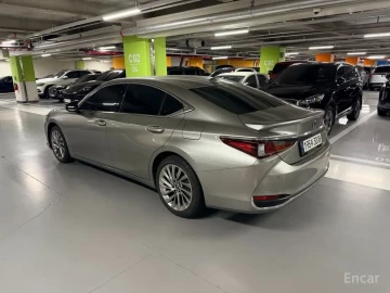 2023 Lexus ES с пробегом 43 462 км