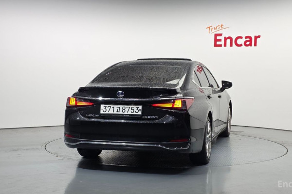 2021 Lexus ES с пробегом 41 838 км