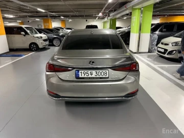 2023 Lexus ES с пробегом 43 462 км