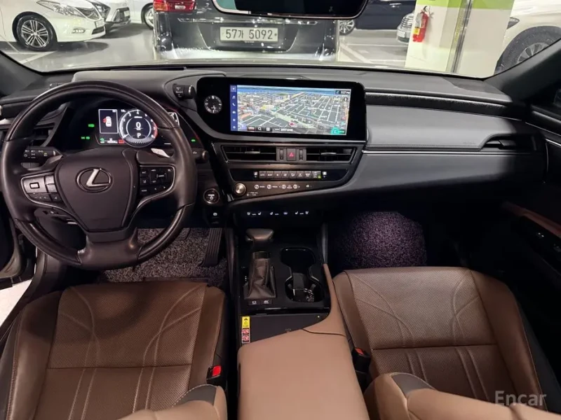 2023 Lexus ES с пробегом 43 462 км
