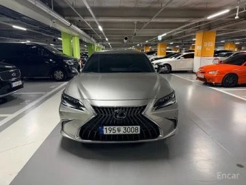 2023 Lexus ES с пробегом 43 462 км