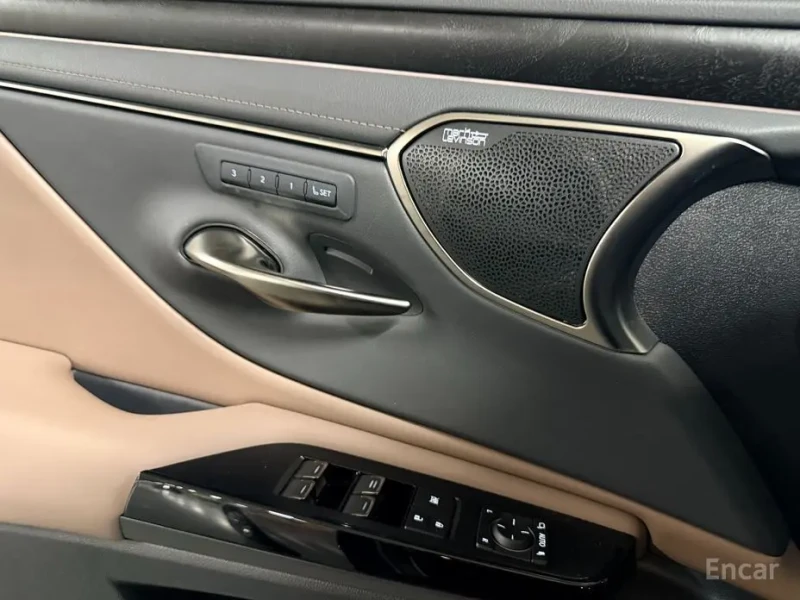 2023 Lexus ES с пробегом 43 462 км