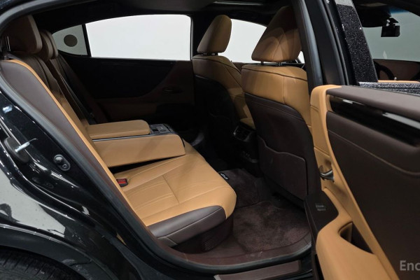 2021 Lexus ES с пробегом 41 838 км