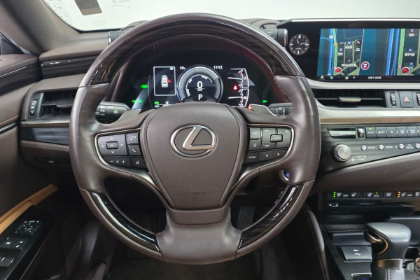 2021 Lexus ES с пробегом 41 838 км