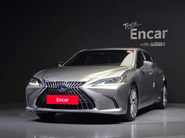 2022 Lexus ES с пробегом 33 053 км