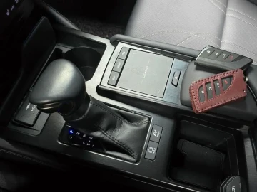 2022 Lexus ES с пробегом 33 053 км
