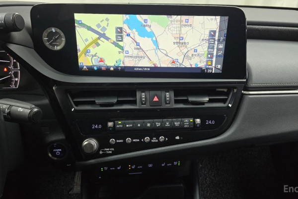 2022 Lexus ES с пробегом 33 053 км