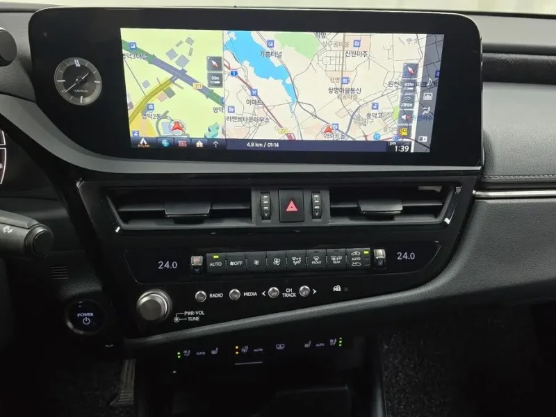 2022 Lexus ES с пробегом 33 053 км