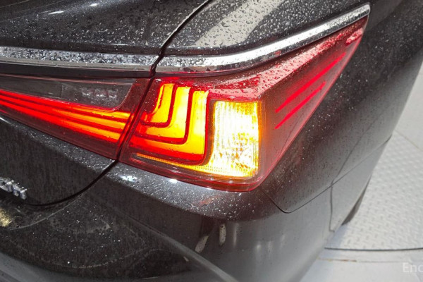 2021 Lexus ES с пробегом 41 838 км