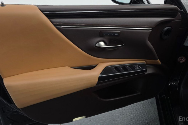 2021 Lexus ES с пробегом 41 838 км