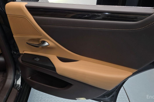 2021 Lexus ES с пробегом 41 838 км