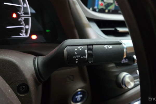 2021 Lexus ES с пробегом 41 838 км