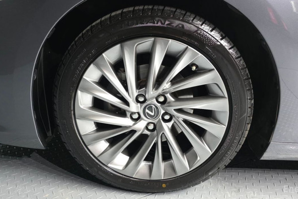 2018 Lexus ES с пробегом 149 745 км