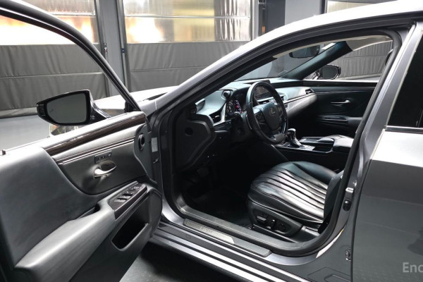 2018 Lexus ES с пробегом 149 745 км