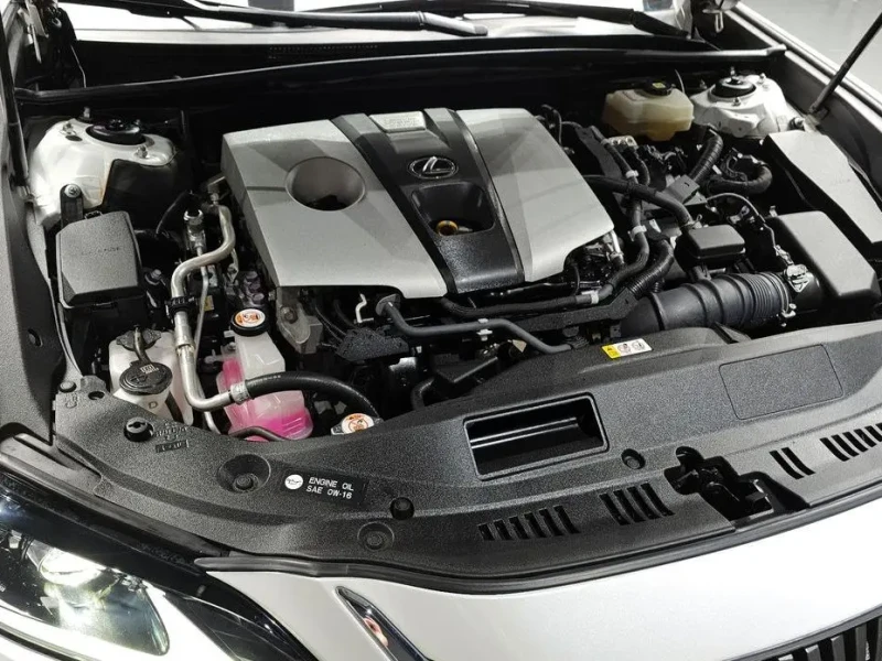 2021 Lexus ES с пробегом 100 668 км