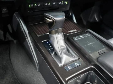2021 Lexus ES с пробегом 100 668 км