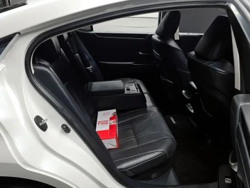 2021 Lexus ES с пробегом 100 668 км