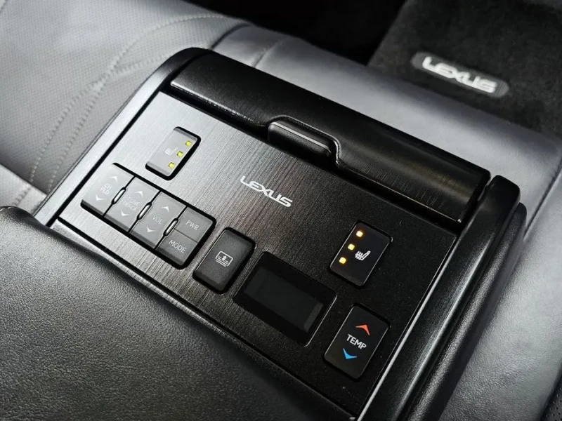 2021 Lexus ES с пробегом 100 668 км