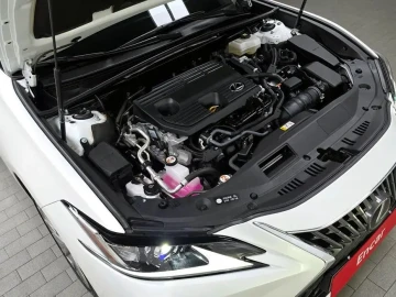 2024 Lexus ES с пробегом 27 310 км