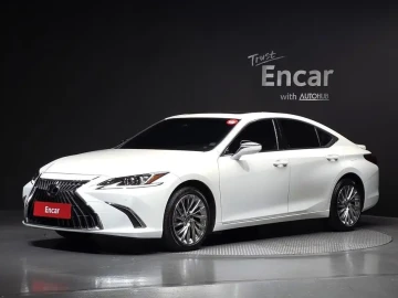 2024 Lexus ES с пробегом 27 310 км